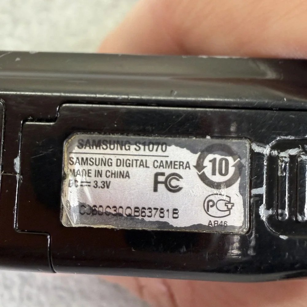 Samsung S1070 10.2MP Digital Camera For Parts Untested No Battery